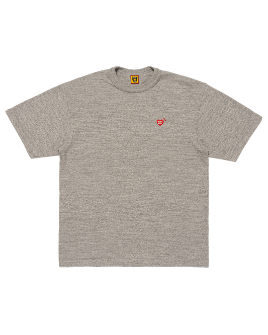 Camiseta con insignia de corazón