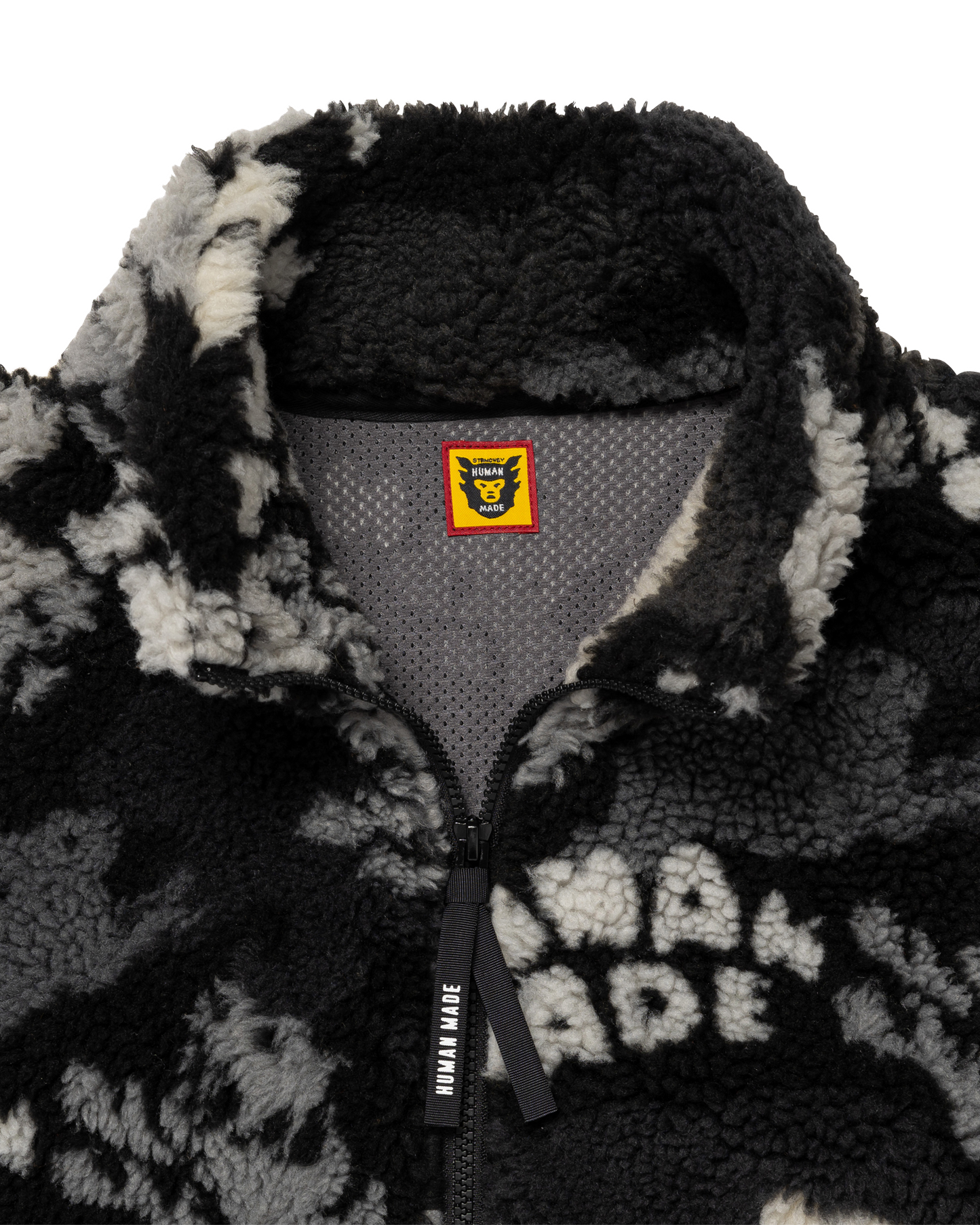 Chaqueta polar con animales